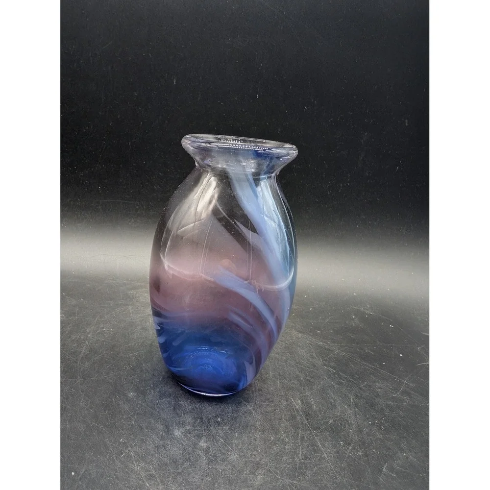 Robert  Lichtenmann Signed 1986 Hand Blown Art Glass Vase Blue Purple Studio